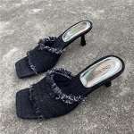 Джинсовые босоножки на каблуке с квадратным носком, черные