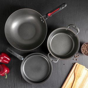 Набор посуды «Мистэри», 3 предмета: сковорода wok 31х9, кастрюля 2,5 л, сковорода 23, индукция