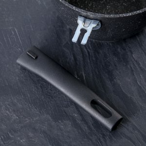 Кастрюля, 1,5 л, съёмная ручка, стеклянная крышка, антипригарное покрытие, цвет чёрный