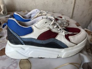 Кроссовки