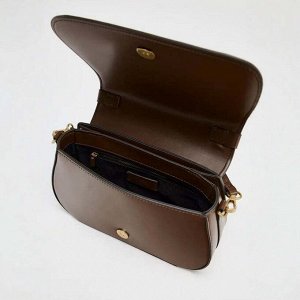 Сумка Сумка бренда &quot; ZARA &quot;- это всегда отменный стиль и высокое качество.
Материал : экокожа
Размер: 23-16-7 см