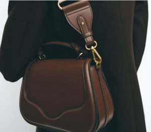 Сумка Сумка бренда &quot; ZARA &quot;- это всегда отменный стиль и высокое качество.
Материал : экокожа
Размер: 23-16-7 см