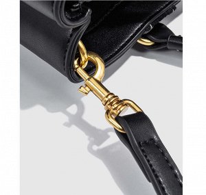 Сумка Сумка бренда &quot; ZARA &quot;- это всегда отменный стиль и высокое качество.
Материал : экокожа
Размер: см.фото