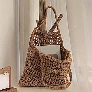 Сумка Видео: https-//www.modernbag.ru/media/upload/%D0%BD%D0%B0%D0%B1%D0%BE%D1%80%201/BG-S-214%20(1).mp4	Модная вязаная сумка.
Материал: хлопок с полистеромВнутренняя сумка в комплекте.
Размер и напол