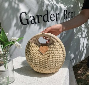 Сумка Видео: https-//www.modernbag.ru/media/upload/%D0%BD%D0%B0%D0%B1%D0%BE%D1%80%201/BG-S-216%20(1).mp4	Плетеная соломенная&nbsp; сумка.
Размер и наполнение: см.фото и видео&nbsp;&nbsp;
