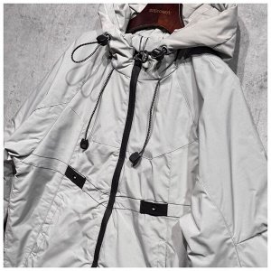 Куртка Куртка для мальчика.
Время года: весна/осень. Утеплитель: синтепон 80гр.
Модель свободного кроя. Низ куртки регулируемый. Капюшон глубокий с регулировкой.