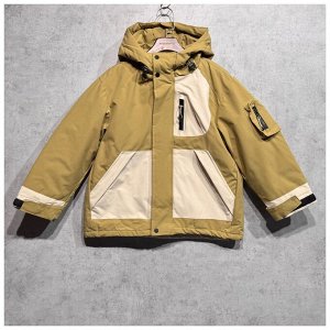 Куртка Куртка для мальчика.
Время года: весна/осень. Утеплитель: синтепон 80гр.
Модель свободного кроя. Низ куртки регулируемый. Капюшон глубокий с регулировкой.