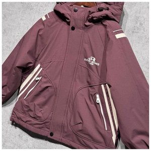 Куртка Куртка для девочки.
Время года: весна/осень. Утеплитель: синтепон 80гр.
Модель свободного кроя. Низ куртки регулируемый. Капюшон глубокий с регулировкой.