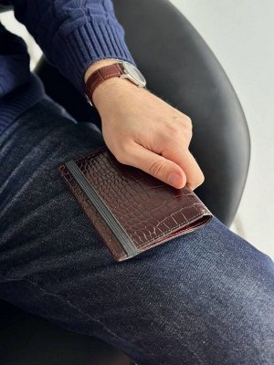 Кожаная обложка на паспорт