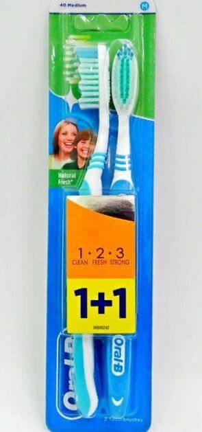 ORAL_B Зубная щетка 3-Effect Натуральная Свежесть 40 средняя 1+1шт