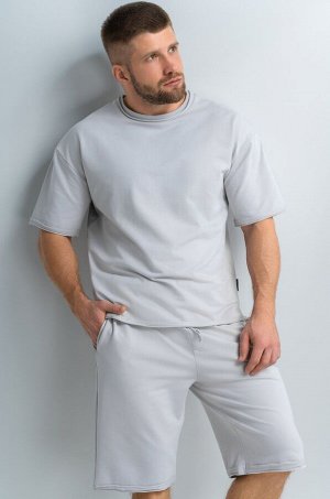 Мужской костюм с шортами