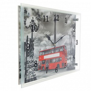 Часы настенные, серия: Город, "Красный автобус", 25х35 см