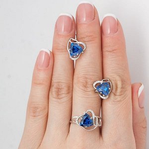 Серебряное кольцо с фианитом синего цвета 023