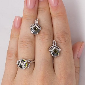 Серебряное кольцо с фианитом оливкового цвета - 009