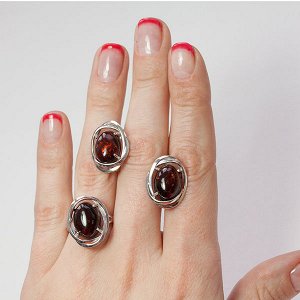 Серебряное кольцо с янтарем 708