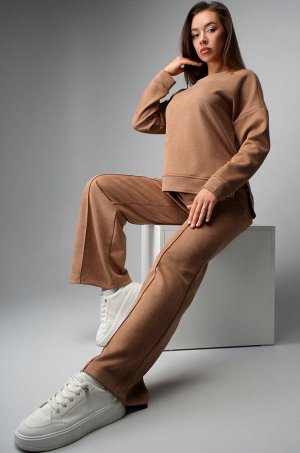 Женский костюм из экозамши Happyfox