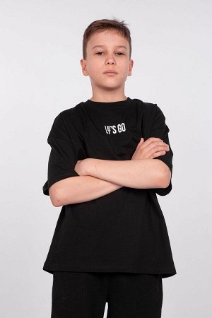 Футболка Варианты расцветки: зеленый, черный
Ткань:  кулирка пенье, Состав:  100% хлопок
Футболка для мальчика свободного силуэта (оверсайз) с коротким рукавом. Горловина круглая, обработана обтачкой 