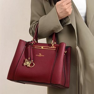 Сумка Высококачественные сумки класса ЛЮКС.

Стильные, красивые, большие и, в то же время, весьма элегантные модели.

Материал: экокожа последнего поколения неотличимая от натуральной кожи.

Раз