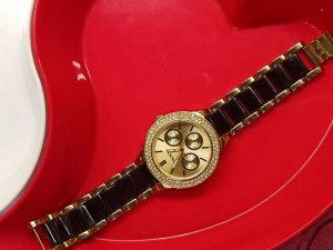 Часы женские dkny