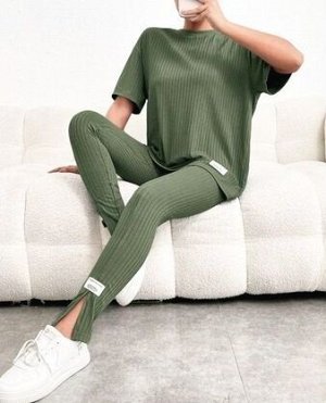 Костюм трикотажный в рубчик: футболка + легинсы, зеленый