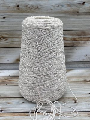 Пряжа для вязания  289 гр, Merinos 30% меринос  20% вискоза 50% па 380м/100гр Молочный