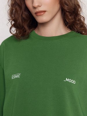 Комплект женский зеленый: шорты и футболка с надписью "iconic _mood"