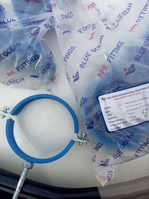 Хомут для труб с шпилькой диаметр 110мм. 5 штук