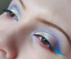 Лишь Раз Взмахнувшая Перстом