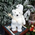 Медведь с лыжными палками 25см