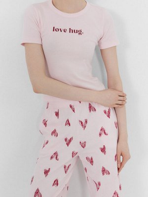 Пижама женская розовая с принтом "love hug."