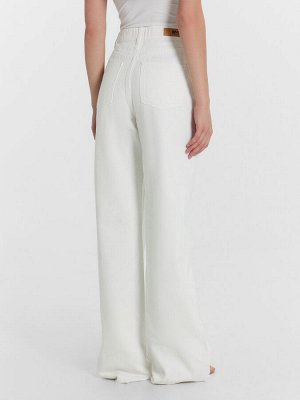 Брюки женские джинсовые wide leg fit молочные