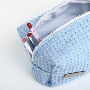 Косметичка женская на молнии TEXTURA, объёмная, средний размер, мягкая, голубая