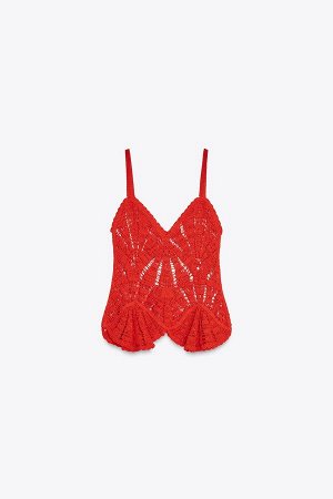 топ ЦВЕТ как на первом фото ТОП С БАСКОЙ КРЮЧКОМ (PEPLUM-H?KEL-OBERTEIL) Верх выполнен из вязаного крючком полотна. V-образный вырез и узкие бретели. Подол с баской. СОСТАВ МАТЕРИАЛА, ИНСТРУКЦИИ ПО УХ