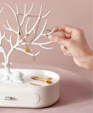 Подставка для украшений Олень с комодом