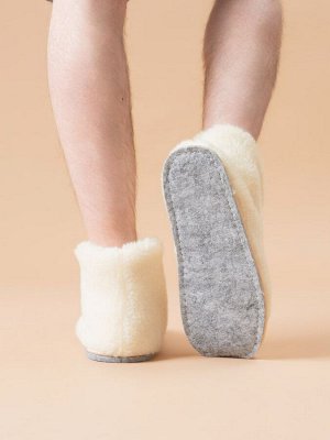 Чуни Варианты расцветки: хаки, белый, светло-бежевый, пепельно-серый
Ткань: эко-мех, Состав: натуральный мех 30%/ искусственный мех 70%/ подошва войлок
Обновите свою домашнюю обувь с нашими мужскими ч