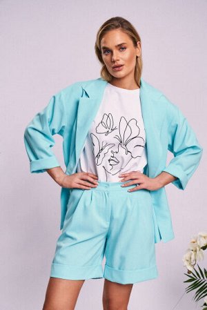 Женский костюм с шортами