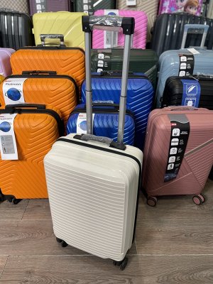 Чемодан маленький размер S 20" 40 л (ручная кладь) белый