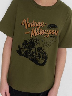 Футболка для мальчиков зеленая с принтом и надписью "Vintage motosport"