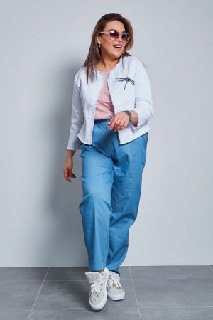 Брюки Цвет:
голубой
Состав:
78%хлопок 17%ПЭ 5%Эластан
Длина изделия:
108 см
Размер модели:
56
Рост модели:
174 см
Эффектные брюки "чинос", свободного силуэта, с наклонными карманами по бокам и складка