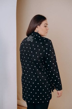 Рубашка Цвет:
черный
Состав:
100% Хлопок
Длина изделия:
По спинке: 83 см По переду (от плечевой точки) = 80 см
Размер модели:
54
Рост модели:
174 см
Стильная хлопковая рубашка прямого силуэта смело ко