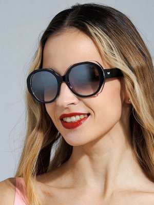Regina p01 Форма и тип оправы: многогранная, овальная
Цвет линзы: Flash Mirror (зеркальный эффект с антибликовым покрытием), серый (smog) градиент (переход от темного к светлому)
Цвет пластика: синий 