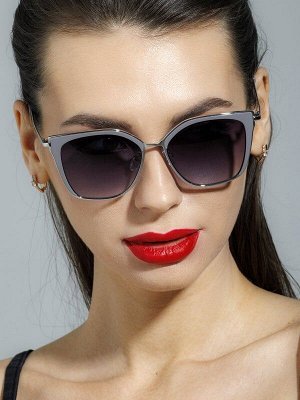 Alcamo g01 Форма и тип оправы: кошачий глаз, прямоугольная
Цвет линзы: серый (уголь) градиент (переход от темного к светлому)
Цвет пластика: 
Цвет металла: хром глянец
Материал линзы: CRASH-PROOF LENS