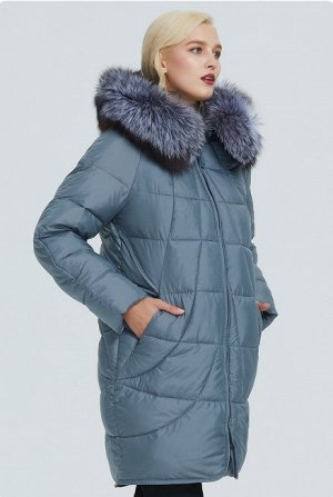 Зимняя женская удлиненная куртка с капюшоном и опушкой из меха чернобурки