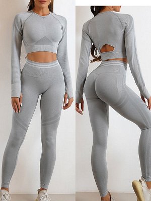 Женский спортивный костюм