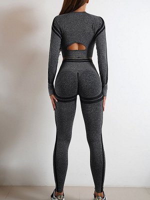 Женский спортивный костюм