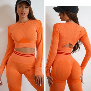 Женский спортивный костюм
