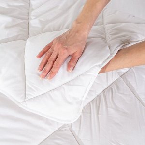 NoName Одеяло евро, 200х220 см, лебяжий пух, 400 г/м2, всесезонное, чехол 100% полиэстер, кант, Майская ночь