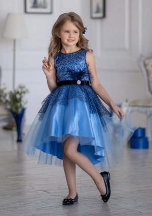 Оригинальное нарядное платье с контрастной пайеточной сеткой, цвет голубой