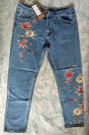 Джинсы женские с цветочным рисунком