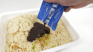 Peyoung Garlic MAX 844g - Огромная лапша якисоба. чесночная